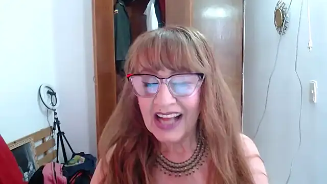 Snapshot of KarimaSarabe chatting on June 2026 05:51:01 PM KarimaSarabe online show from June 2026 05:51:01 PM