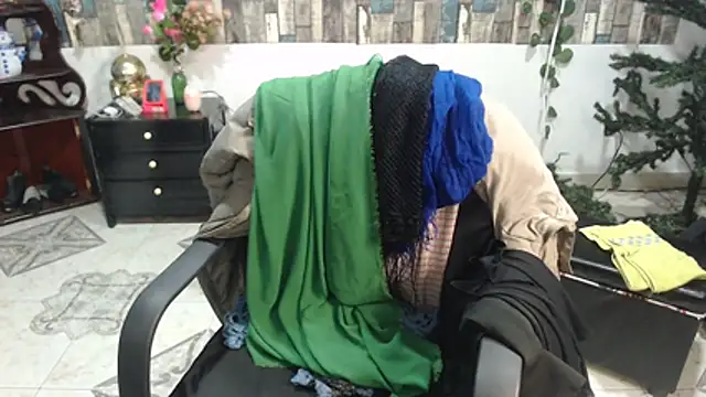 Snapshot of KarimaSarabe chatting on November 2025 01:17:01 AM KarimaSarabe online show from November 2025 01:17:01 AM