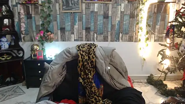 Snapshot of KarimaSarabe chatting on December 2025 08:50:01 PM KarimaSarabe online show from December 2025 08:50:01 PM