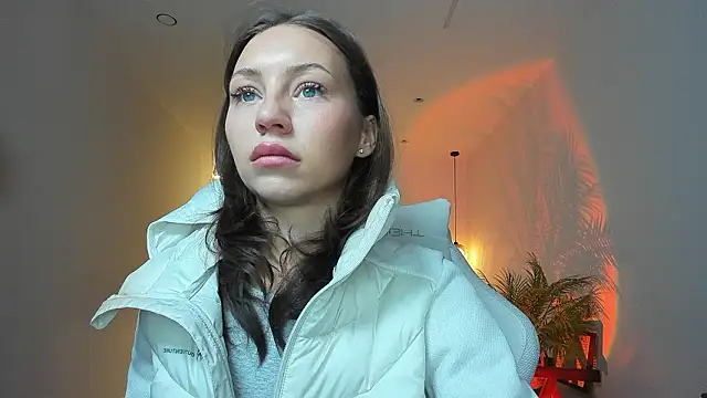 LilyRaisa online show from February 2026 03:39:01 AM