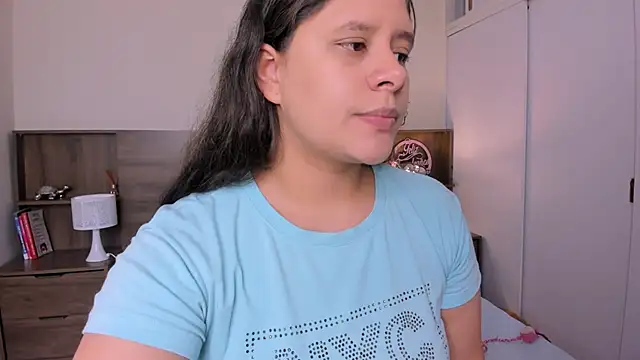 emily adams01 online show from December 2025 10:22:02 PM