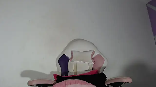 missleina-69 online show from March 2025 10:07:02 PM