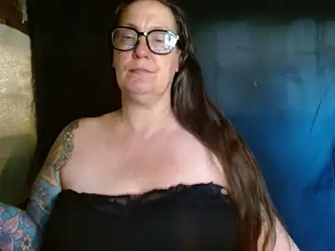 SimoneMoore online show from April 2026 10:45:02 PM