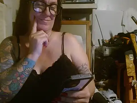 SimoneMoore online show from March 2026 03:28:01 AM