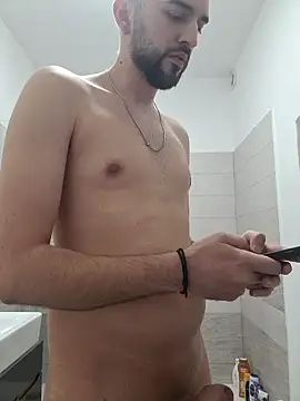 ToplessDragonxh online show from April 2026 06:56:02 PM