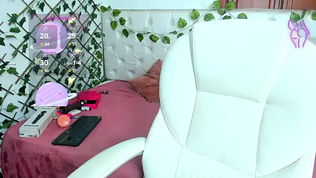 Snapshot of Andrea_Williams24 chatting on November 2025 02:50:02 PM Andrea Williams24 online show from November 2025 02:50:02 PM