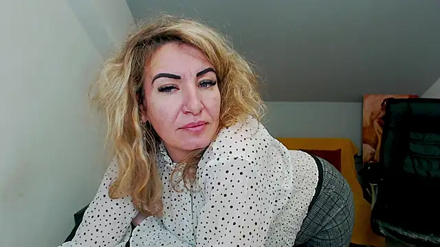 Cassandra Hotty online show from February 2025 03:23:01 AM