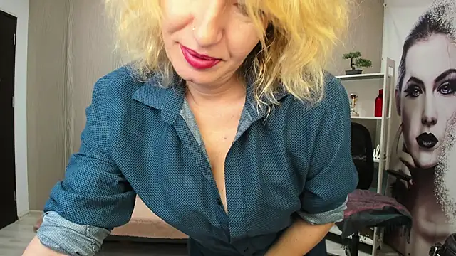 Cassandra Hotty online show from March 2026 04:24:01 AM