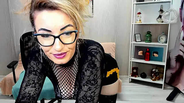 Cassandra Hotty online show from March 2025 07:41:01 AM