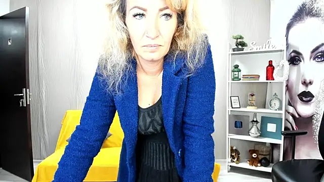 Cassandra Hotty online show from October 2025 03:22:01 AM