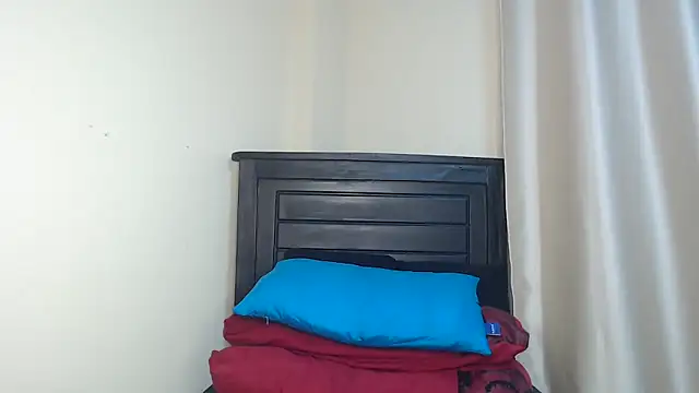 Snapshot of NIKKIE_LOVE chatting on March 2025 04:49:02 AM NIKKIE LOVE online show from March 2025 04:49:02 AM