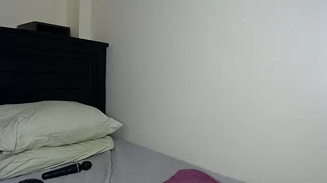 NIKKIE LOVE online show from February 2026 07:17:01 AM