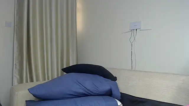 NIKKIE LOVE online show from November 2025 06:40:01 AM