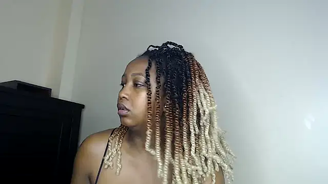 Snapshot of NIKKIE_LOVE chatting on March 2026 08:22:01 AM NIKKIE LOVE online show from March 2026 08:22:01 AM