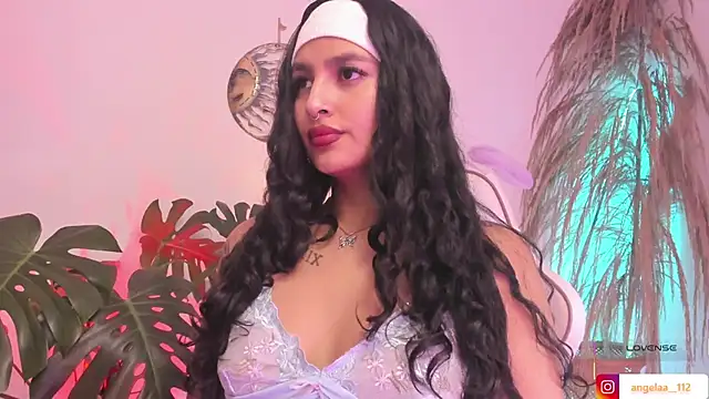 Snapshot of Anngel_1 chatting on December 2025 04:11:02 PM Anngel 1 online show from December 2025 04:11:02 PM