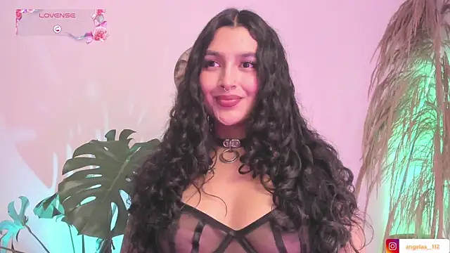 Snapshot of Anngel_1 chatting on November 2025 06:11:01 PM Anngel 1 online show from November 2025 06:11:01 PM