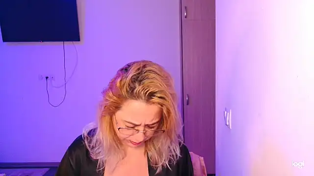 freyyamore1 online show from March 2026 07:37:02 AM