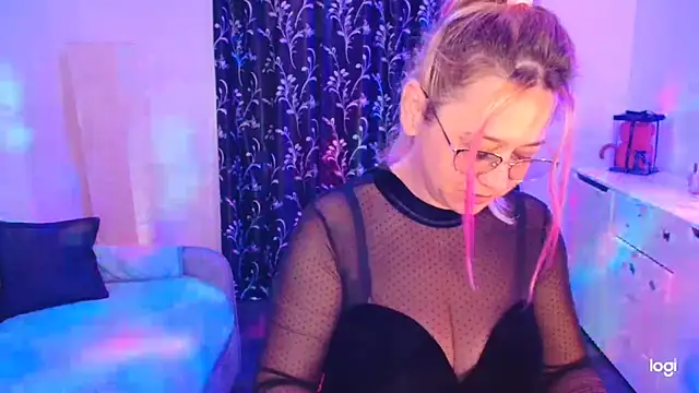 freyyamore1 online show from May 2026 05:15:01 AM