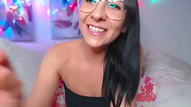 Snapshot of AshleyDark13 chatting on March 2025 03:59:01 PM AshleyDark13 online show from March 2025 03:59:01 PM
