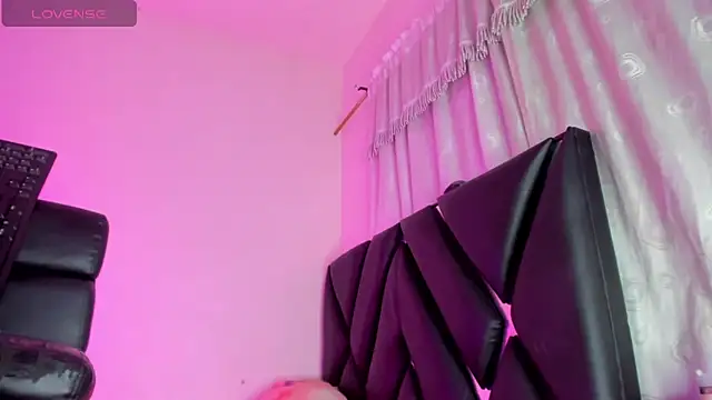 stephany doll  online show from December 2025 04:04:02 AM