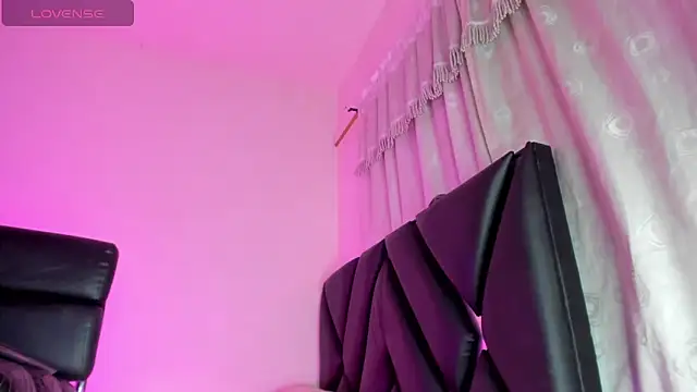 stephany doll  online show from October 2025 04:11:02 AM