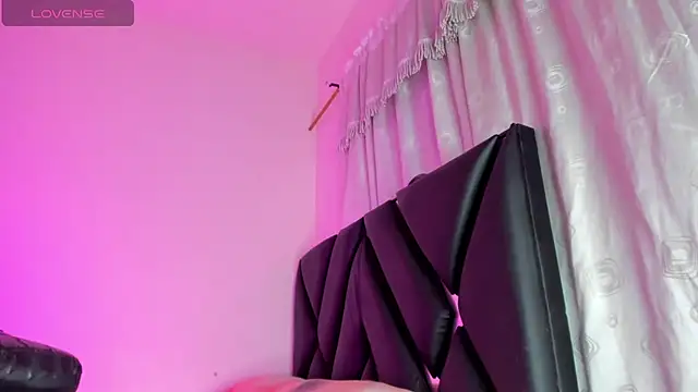 stephany doll  online show from November 2025 04:05:02 AM