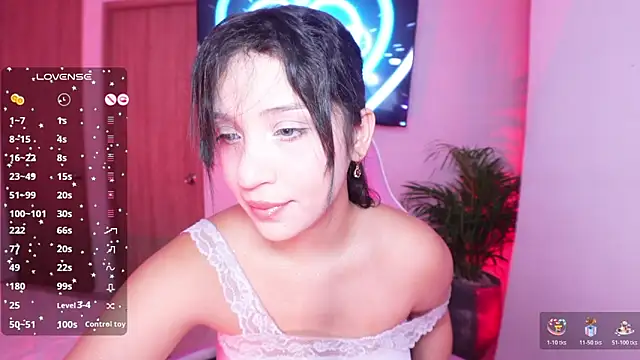 Snapshot of angel_rouse_ chatting on June 2026 04:51:01 AM angel rouse online show from June 2026 04:51:01 AM