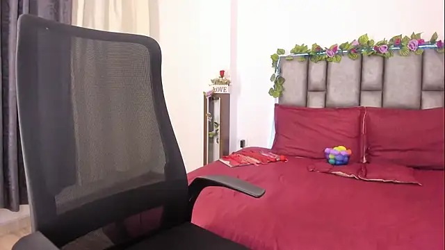 michacosio online show from April 2026 03:43:01 AM