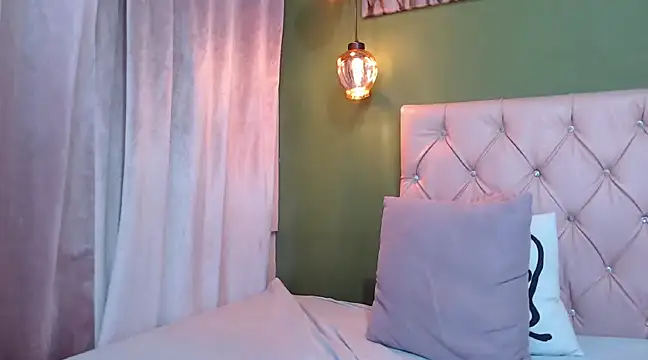 Snapshot of AngelitaWild_ chatting on February 2025 12:09:01 AM AngelitaWild online show from February 2025 12:09:01 AM