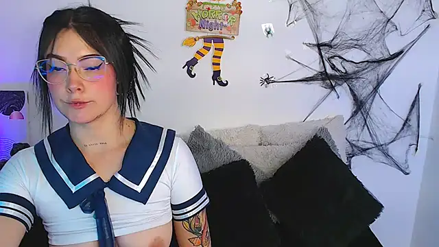 Isa Maiden1 online show from October 2025 02:27:02 PM