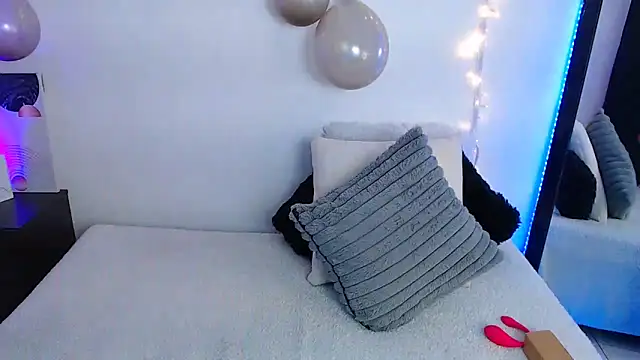 Isa Maiden1 online show from March 2026 04:23:02 PM