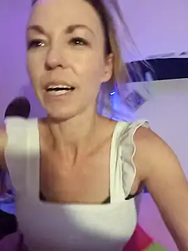 cammyquart online show from November 2025 05:08:02 AM