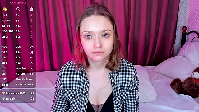 Snapshot of Linda_Bryant chatting on February 2025 03:48:01 AM Linda Bryant online show from February 2025 03:48:01 AM