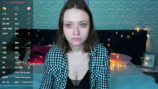 Snapshot of Linda_Bryant chatting on February 2025 03:32:02 AM Linda Bryant online show from February 2025 03:32:02 AM