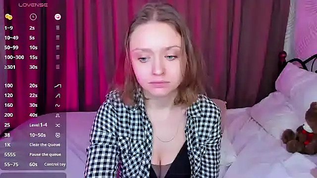 Snapshot of Linda_Bryant chatting on January 2025 03:48:01 AM Linda Bryant online show from January 2025 03:48:01 AM