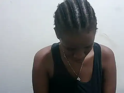 Snapshot of prettybeee chatting on December 2025 08:09:02 PM prettybeee online show from December 2025 08:09:02 PM