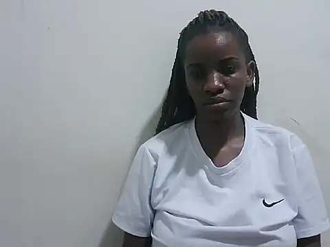 Snapshot of prettybeee chatting on February 2026 10:09:01 PM prettybeee online show from February 2026 10:09:01 PM