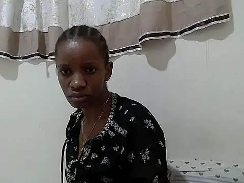 Snapshot of prettybeee chatting on December 2025 02:00:02 PM prettybeee online show from December 2025 02:00:02 PM