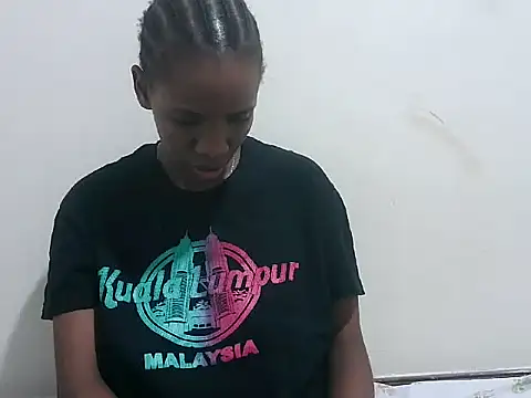 Snapshot of prettybeee chatting on December 2025 11:10:01 PM prettybeee online show from December 2025 11:10:01 PM