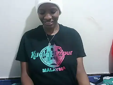 Snapshot of prettybeee chatting on December 2025 08:17:02 PM prettybeee online show from December 2025 08:17:02 PM