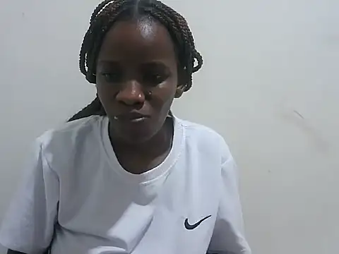 Snapshot of prettybeee chatting on February 2026 11:20:02 AM prettybeee online show from February 2026 11:20:02 AM