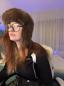  Chlo  e online show from October 2025 09:48:02 PM