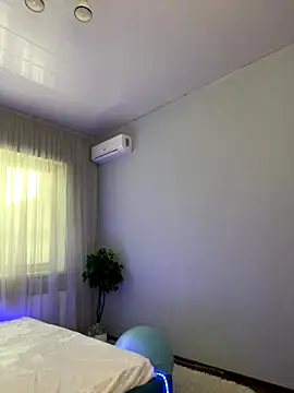  Chlo  e online show from September 2025 12:43:02 PM