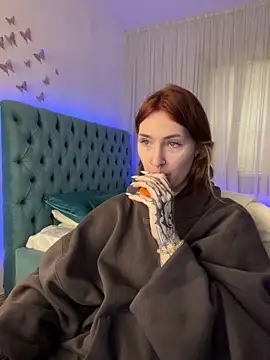  Chlo  e online show from October 2025 10:51:01 AM