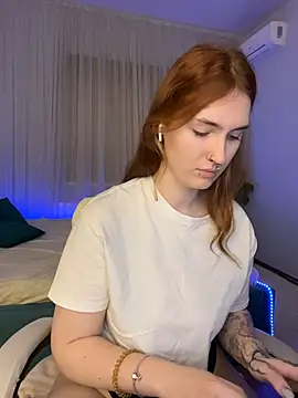  Chlo  e online show from November 2025 02:10:01 PM