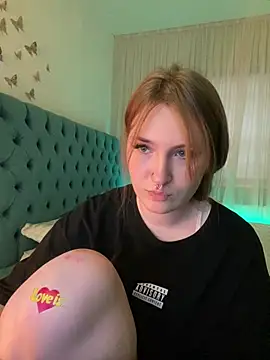  Chlo  e online show from March 2025 05:42:01 AM