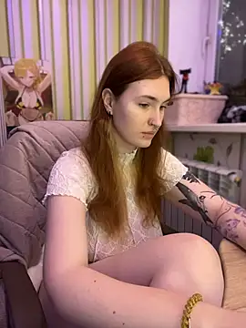  Chlo  e online show from November 2025 12:39:01 PM