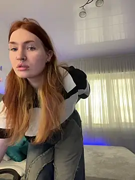  Chlo  e online show from October 2025 10:58:02 AM