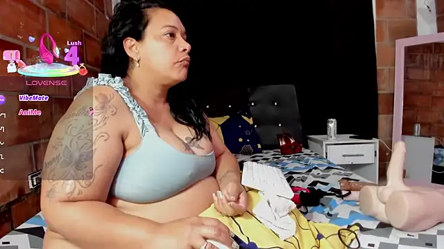 Snapshot of Sofie-Storm chatting on December 2025 10:14:01 AM Sofie-Storm online show from December 2025 10:14:01 AM