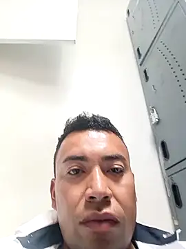 Diego leon27 online show from November 2025 06:52:02 PM